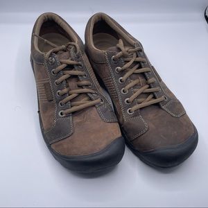 Keen Mens Austin Size 10 Brown leather sneakers hiking waterproof walking oxford